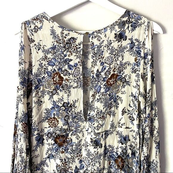 American Eagle Cold Shoulder long sleeve open back - Picture 5 of 6